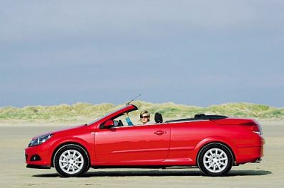 openastra Porównanie Opel Astra Peugeot 307 CC Renault Megane CC VW Eostest megane cc opel astra twin top 307cc vw eos porównanie kabrioletów jakie wyposażenie vw eos cabrio jakie wyposażenie astra cabrio jakie cabrio wybrać ? ceny cabrio 