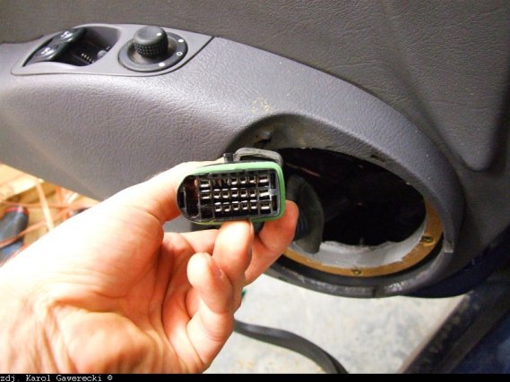 117  569x569 wygluszenie15 Wygłuszenie drzwi dla Car Audiowygłuszenie drzwi montaż głośników montaz glosnikow megane montaż car audio megane 1997 jak zamontować głośniki na przodzie w renault megane jak wygłuszyć drzwi car audi 